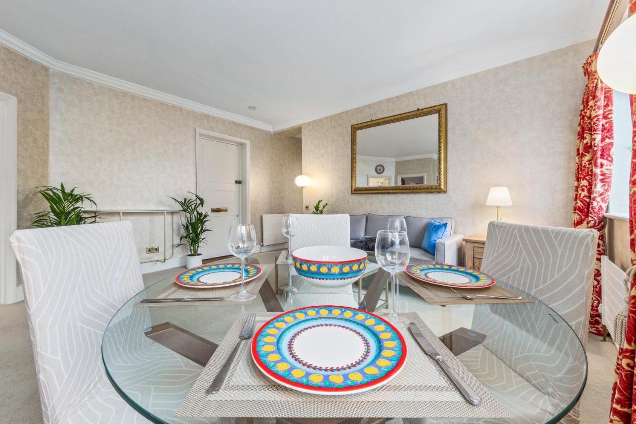 The Mayfair Large Snug ลอนดอน ภายนอก รูปภาพ